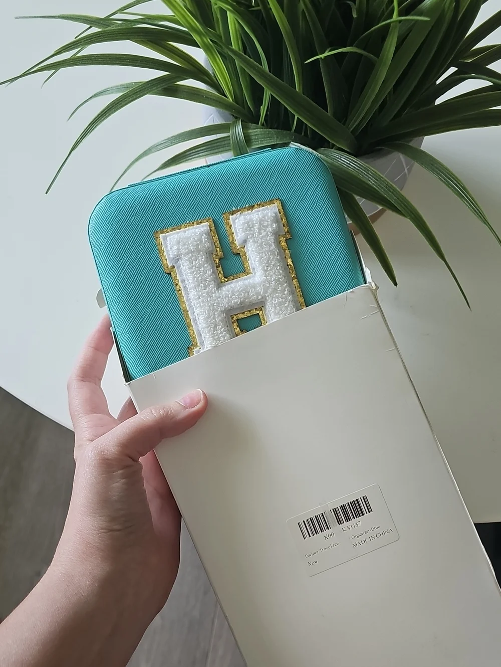 None compact teal